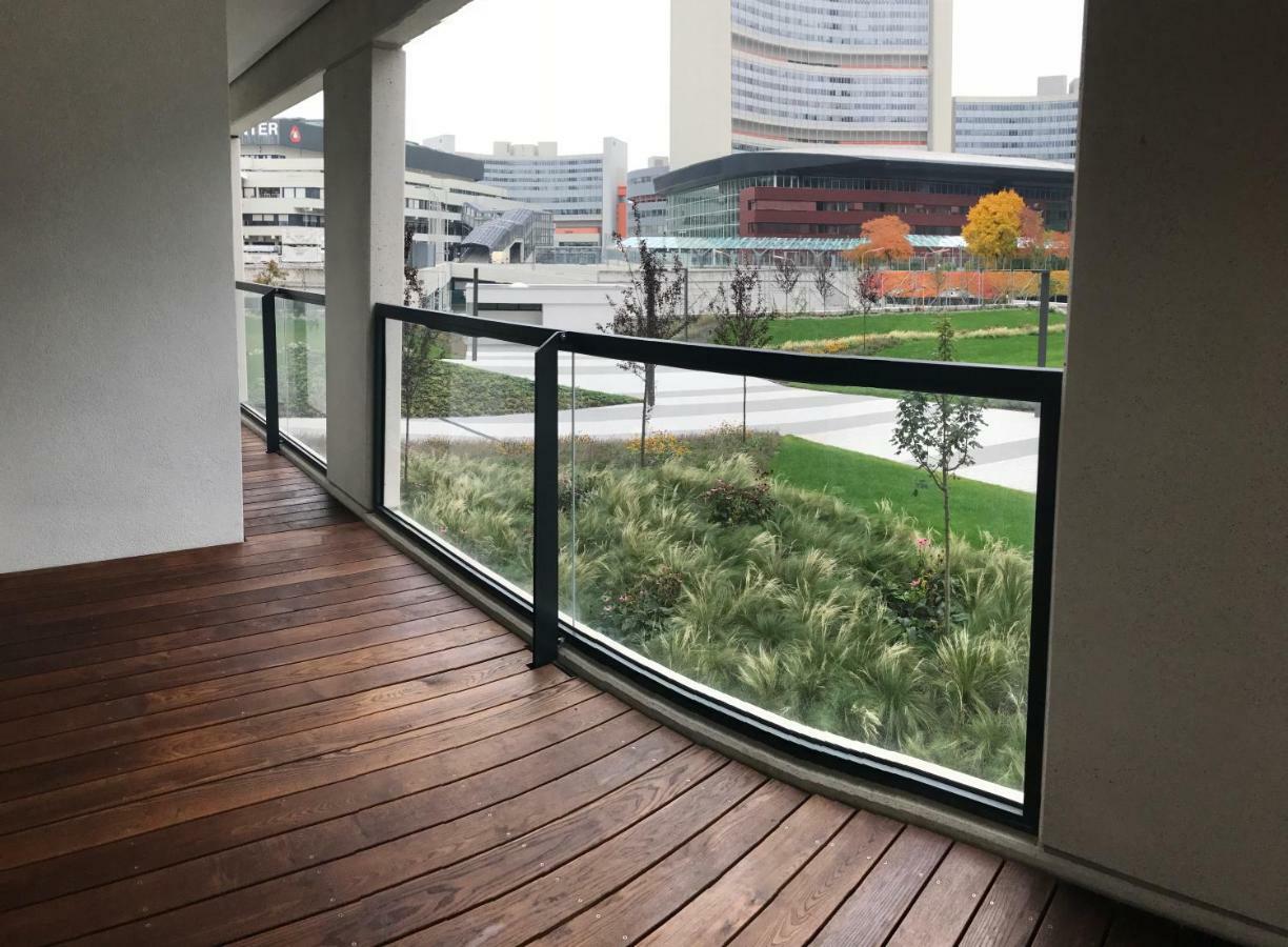 Apartment With Parking On Premise Виена Екстериор снимка