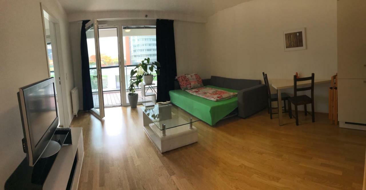 Apartment With Parking On Premise Виена Екстериор снимка