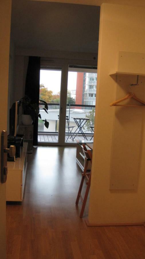 Apartment With Parking On Premise Виена Екстериор снимка